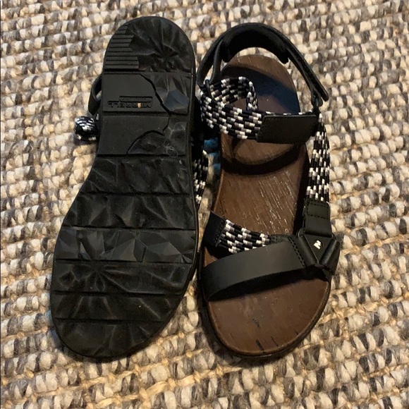 Merrill Sandals - Picture 2 of 4